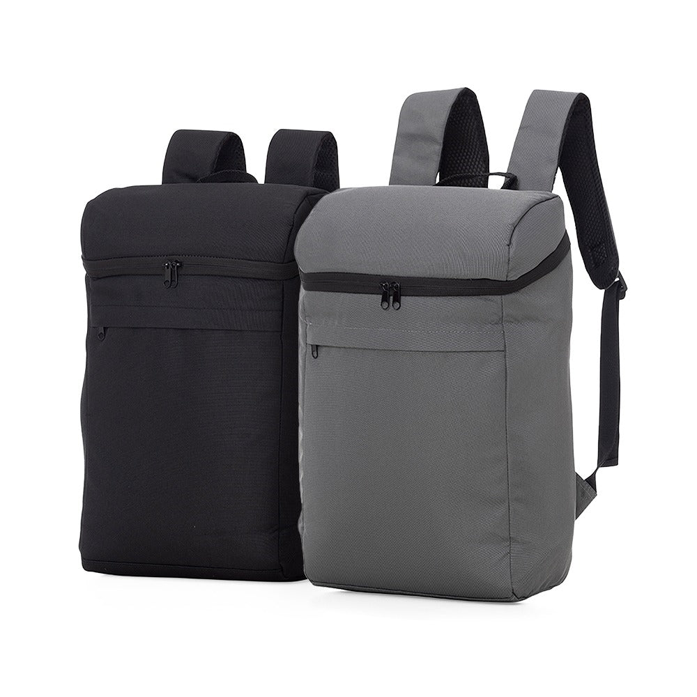 Mochila Térmica Easy Trip 16 L em poliéster, com zíper, alça de mão e alça de ombro ajustável; revestimento interno para conservar temperatura por até 4 h.