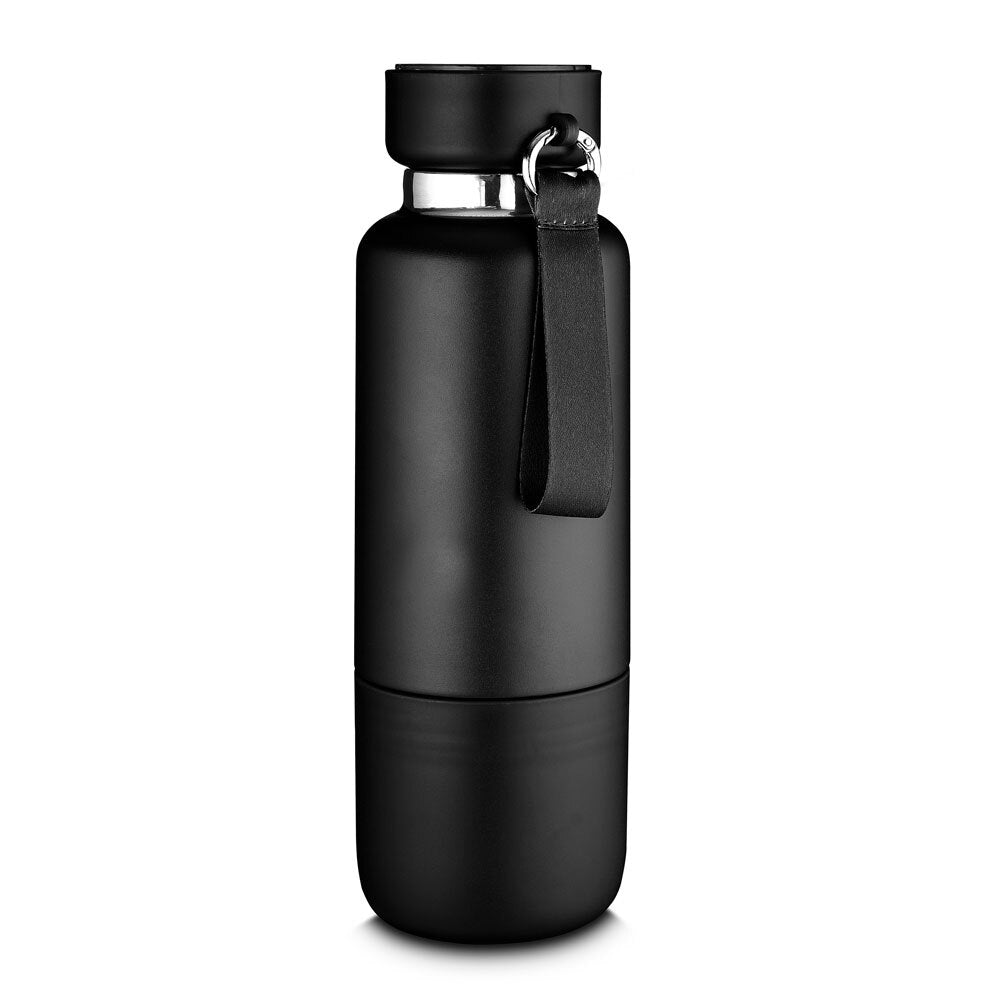 Garrafa térmica esportiva com alça e vedação a vácuo, perfeita para trilhas, atividades ao ar livre e aventuras com hidratação garantida.