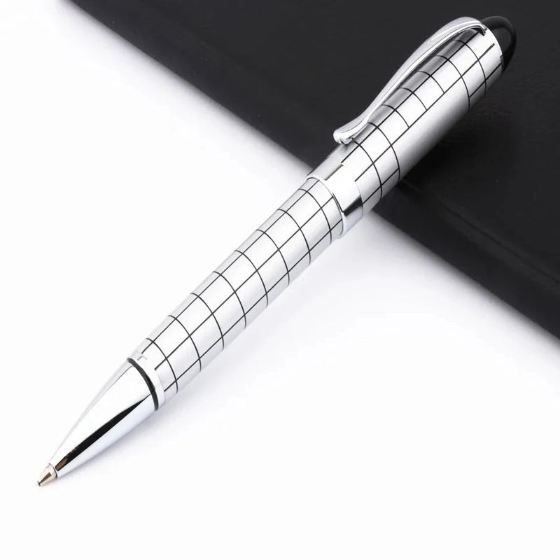 Descubra a Caneta Esferográfica de Luxo com Ponta Média, ideal para uso no escritório, negócios e estudos. Com design elegante e tinta preta, proporciona uma escrita suave e precisa. mandatory.com.br