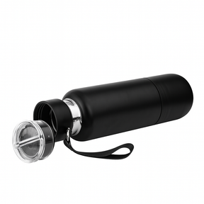 Garrafa térmica esportiva com alça e vedação a vácuo, perfeita para trilhas, atividades ao ar livre e aventuras com hidratação garantida.