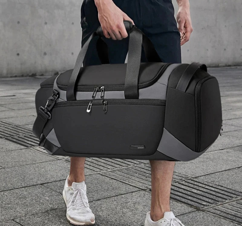 Bolsa Esportiva Masculina impermeável, com separação seco/molhado, ideal para viagens, cor preta, design moderno e resistente. mandatory.com.br