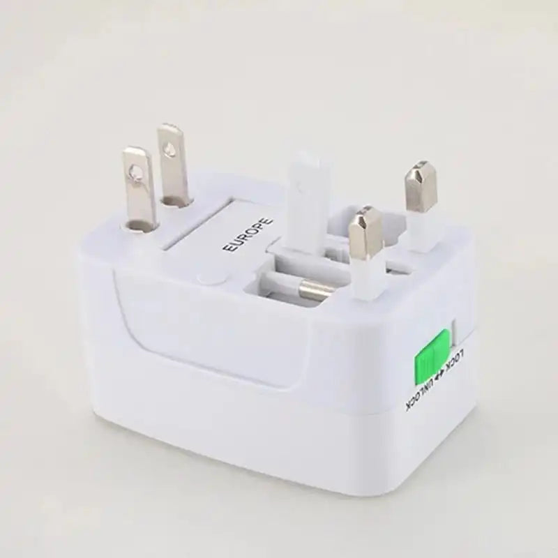 Adaptador de Tomada Universal Internacional All-in-one - Ideal para viagens, compatível com mais de 150 países, com plugues retráteis e proteção contra surtos. Compacto e prático, garante conexão para laptops, smartphones e mais. Mandatory.com.br 